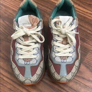 Authentic Gucci  Rhyton sneaker